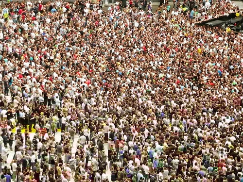 Image of large concert crowd