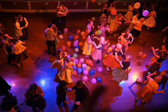 Photo of balloon drop