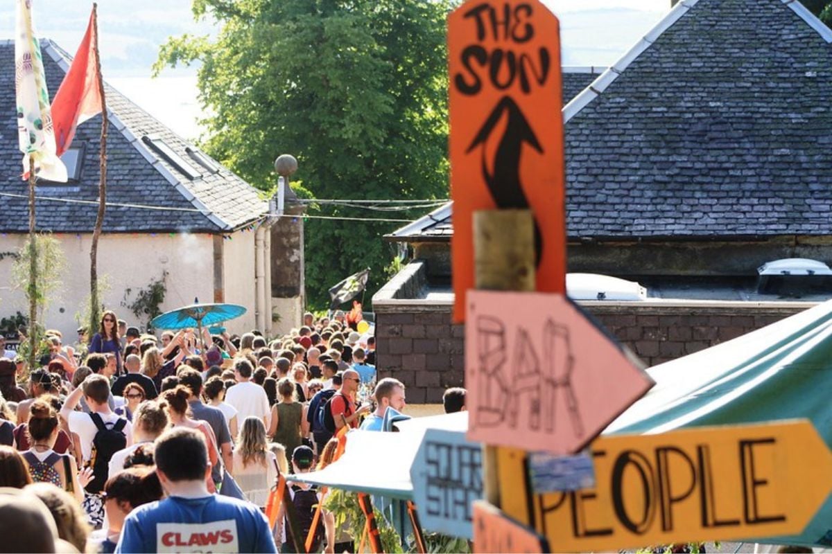 Kelburn Garden Party bowers8554 via Flickr