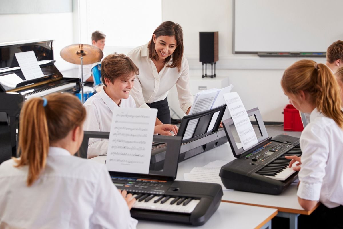 Government axes teacher training bursaries for arts subjects