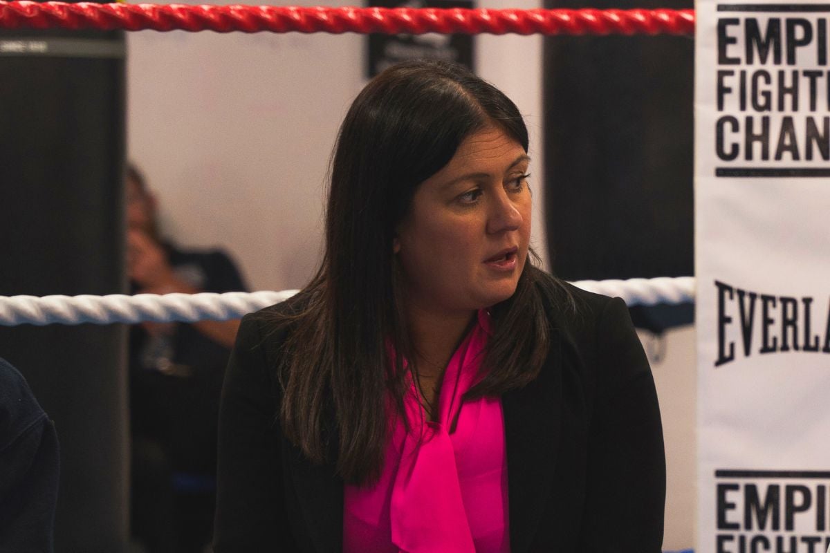 Lisa Nandy - Boxing Club Bristol
A New National Youth Strategy, for young people, by young people.

 

Secretary of State for Culture, Media and Sport Lisa Nandymet Serena Wiebe from Empire Fighting Chance - @EmpireFightingC

before chairing a discussion with a group of young people from all across the local community to find out their thoughts on the new strategy.