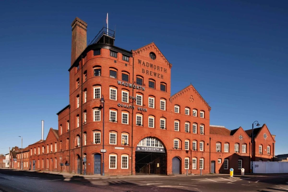 Government showing 'deep complacency' towards heritage-led housing, Dinenage says