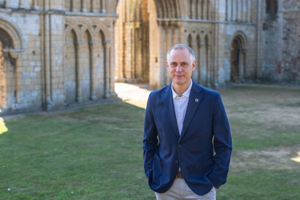 English Heritage hires V&A deputy director as new chief executive