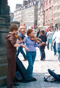 Edinburgh: free performance thrives