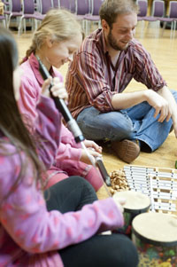 Photo of Sean Clancy assisting at a BCMG Music Maze workshop © PHOTO Robert Day