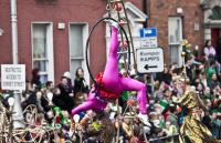 Photo of an aerial street performer