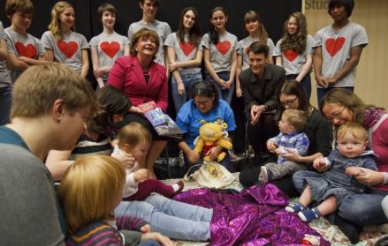 Fiona Hyslop and Janet Archer with Scottish Book Trust Bookbug toddler reading group