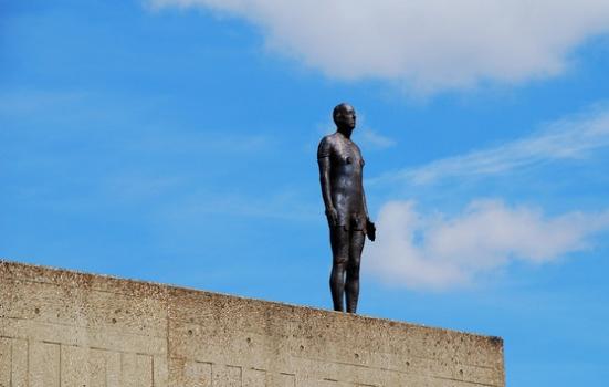 Photo of Anthony Gormley sculpture