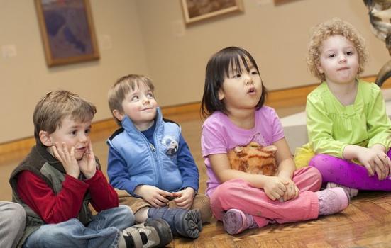 Photo of children in a gallery