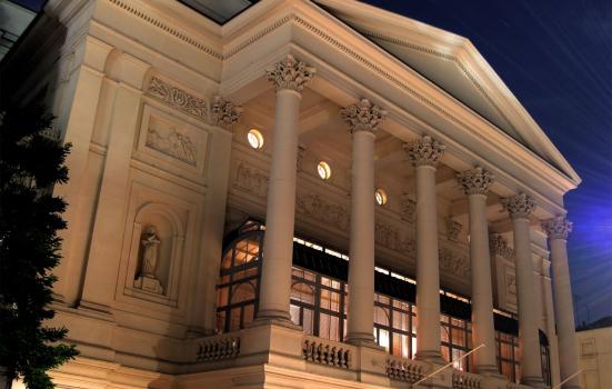 Exterior view of the Royal Opera House at night